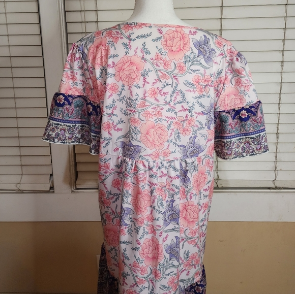 Noracora Women's Floral Shift Dress - Picture 4 of 11